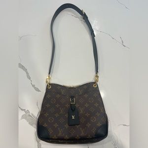 Authentic Louis Vuitton Odéon PM cross body. Black and monogram.